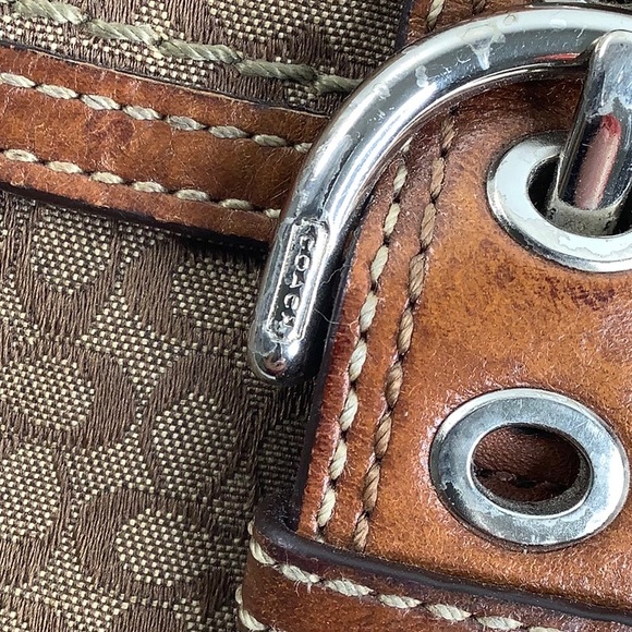 Coach Signature patter leather trim wristlet size 7.5 X 4 - Picture 3 of 13